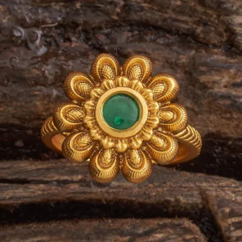 Elegant Green Stone Finger Ring for Stylish Look